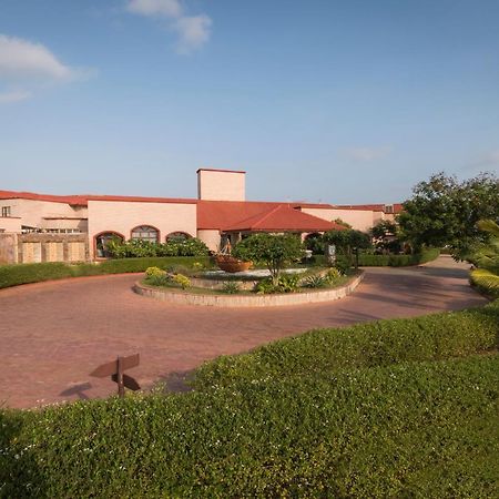 Regenta Resort Bhuj By Royal Orchid Hotels Limited Bagian luar foto