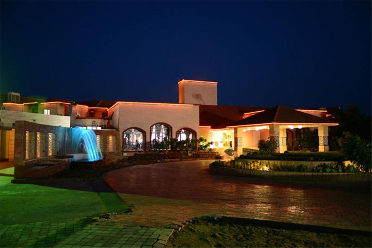 Regenta Resort Bhuj By Royal Orchid Hotels Limited Bagian luar foto
