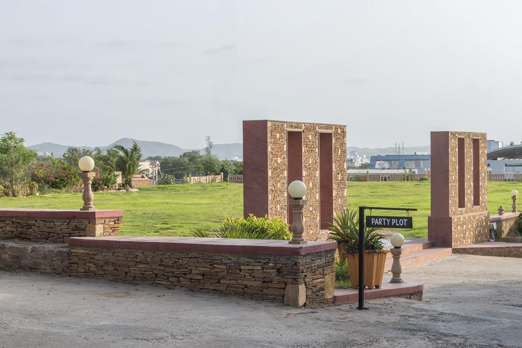 Regenta Resort Bhuj By Royal Orchid Hotels Limited Bagian luar foto