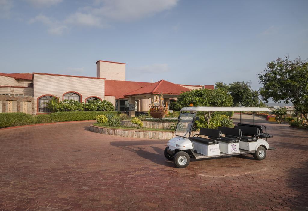 Regenta Resort Bhuj By Royal Orchid Hotels Limited Bagian luar foto